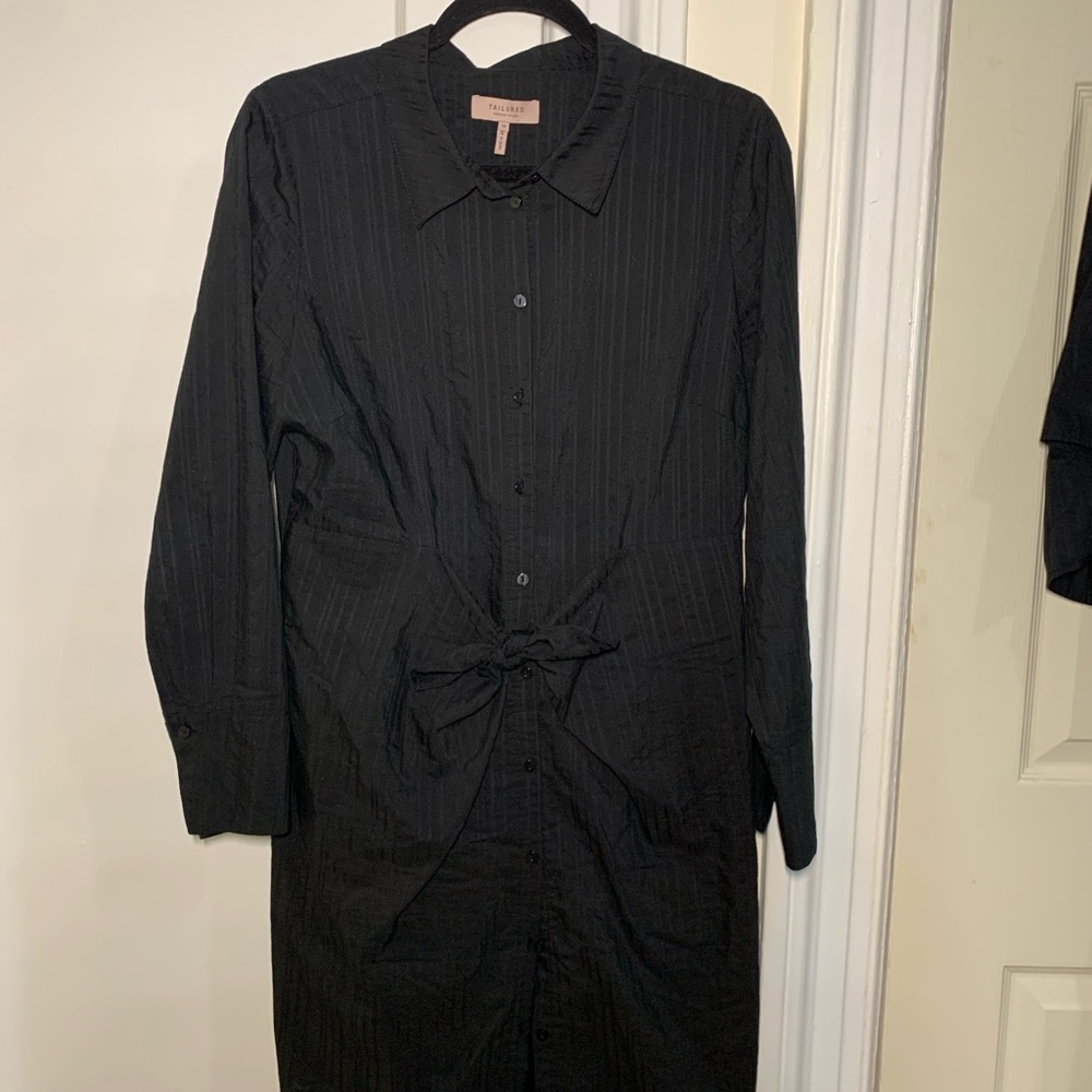 Rebecca Taylor - Above-knee length skirt 
• Waist tie in the front -